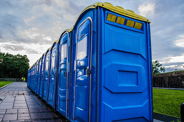 Best Portable toilet rental cost  in Three Oaks, FL